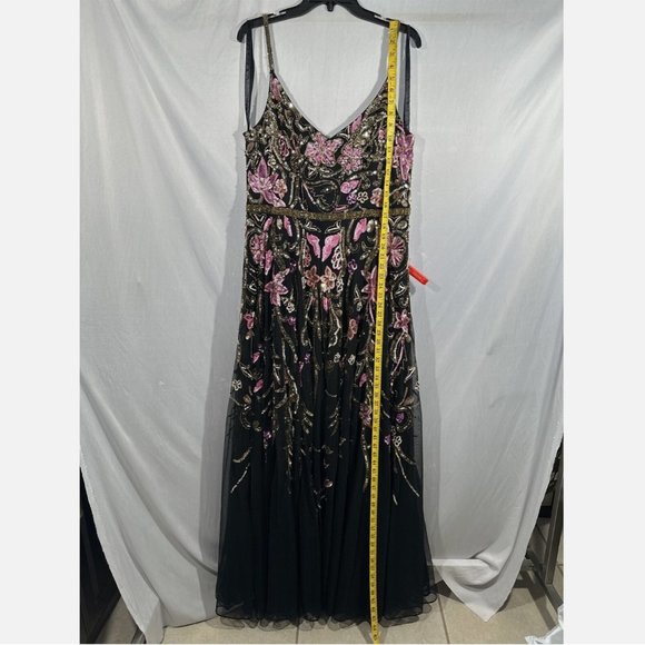 NWT $698 Mac Duggal [ 14‎ ] V-Neck Floral Embellished Gown in Black Pink - Picture 6 of 15